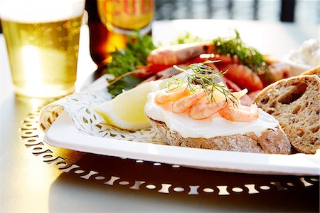 drink - Sandwich with shrimps Photographie de stock - Premium Libres de Droits, Code: 6102-07455808