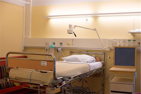 empty inside of hospital rooms - Hospital bed Stock Photo - Premium Royalty-Free, Code: 6102-07769163