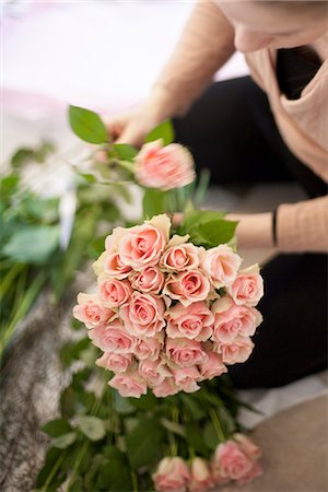 florist - Woman making rose bouquet Stock Photo - Premium Royalty-Free, Code: 6102-07790026