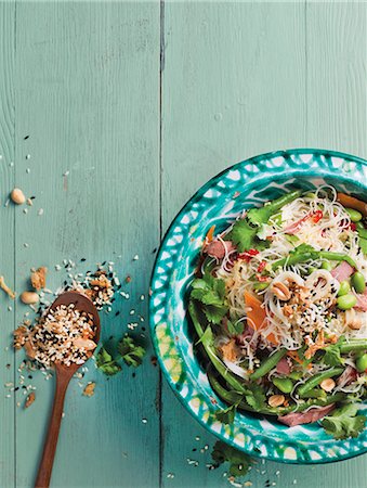 salad bowl - Dish, directly above Stock Photo - Premium Royalty-Free, Code: 6102-08062883