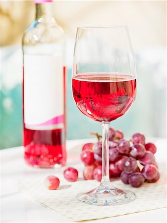 simsearch:6102-07157973,k - Red wine in wineglass Stock Photo - Premium Royalty-Free, Code: 6102-08001410