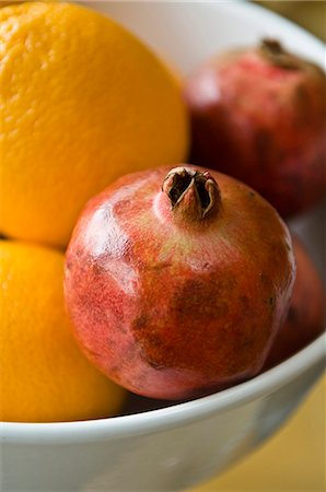simsearch:6102-07157973,k - Close-up of pomegranate Stock Photo - Premium Royalty-Free, Code: 6102-08270644