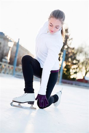 Woman figure skating Stock Photo - Premium Royalty-Free, Code: 6102-08388101