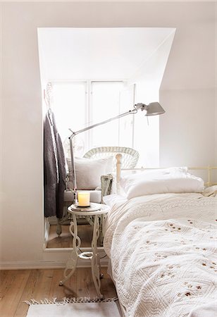 sweden window lamp - Modern bedroom Stock Photo - Premium Royalty-Free, Code: 6102-08481183