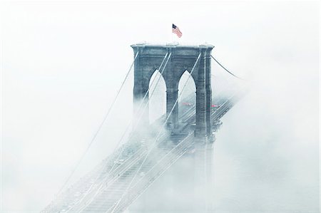 Brooklyn bridge in fog Stock Photo - Premium Royalty-Free, Code: 6102-08559039