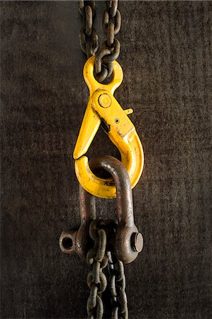 powerful (strong object) - Hook on chain Stock Photo - Premium Royalty-Free, Code: 6102-08642129