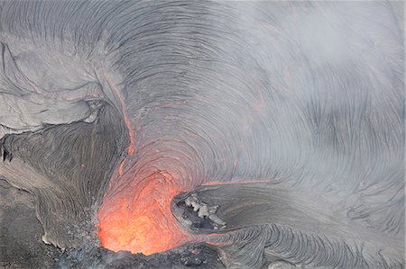 smoky - Aerial view of volcanic landscape Photographie de stock - Premium Libres de Droits, Code: 6102-08683241