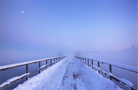 forward - Jetty in fog Stock Photo - Premium Royalty-Free, Code: 6102-08683448