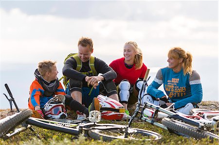 family mountain bike - Family resting in mountains Stock Photo - Premium Royalty-Free, Code: 6102-08746744