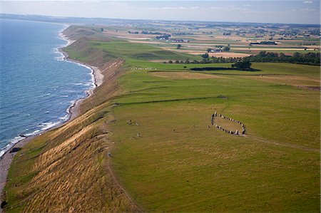simsearch:6102-06026084,k - Aerial view of stone circle at sea Stock Photo - Premium Royalty-Free, Code: 6102-08761476