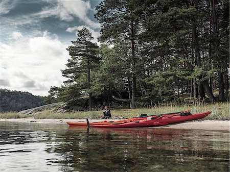 Kayaks on beach Stock Photo - Premium Royalty-Free, Code: 6102-08858707