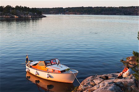 simsearch:6102-08001381,k - Family with boat in the archipelago Stock Photo - Premium Royalty-Free, Code: 6102-08885167