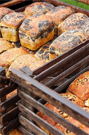 simsearch:614-06169178,k - Bread in wooden crates Stock Photo - Premium Royalty-Free, Code: 6102-08885282