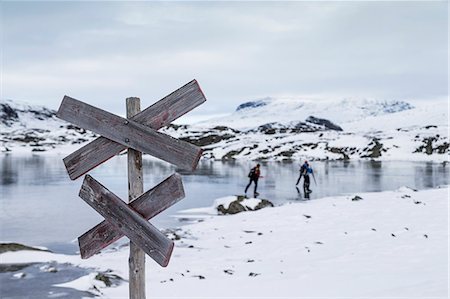 simsearch:6102-08520961,k - People skiing on frozen lake Stock Photo - Premium Royalty-Free, Code: 6102-08942658
