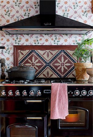 Old-fashioned kitchen stove Stock Photo - Premium Royalty-Free, Code: 6102-08951623