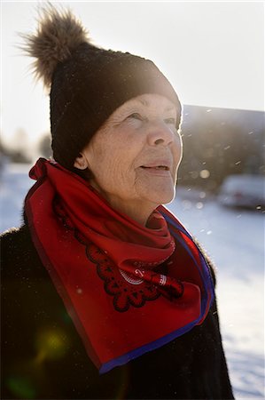 simsearch:6102-08000621,k - Portrait of senior woman in winter Stock Photo - Premium Royalty-Free, Code: 6102-08951951