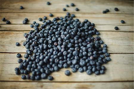 simsearch:614-01088098,k - Pile of blueberries Stock Photo - Premium Royalty-Free, Code: 6102-08995451