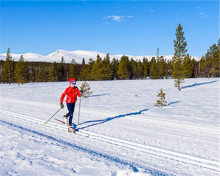 simsearch:6102-07158155,k - Boy cross-country skiing Stock Photo - Premium Royalty-Free, Code: 6102-08996568