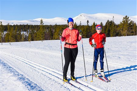 simsearch:6102-07158155,k - Mother and son cross-country skiing Stock Photo - Premium Royalty-Free, Code: 6102-08996570