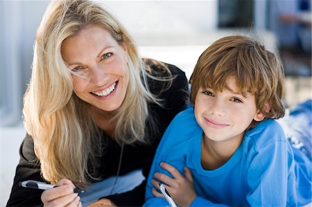 Portrait of a woman with her son Stock Photo - Premium Royalty-Free, Code: 6108-05862724