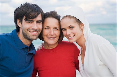 Portrait of a family smiling Stock Photo - Premium Royalty-Free, Code: 6108-05864137