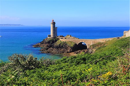 France, Brittany, Rade de Brest, Phare du Petit Minou. Stock Photo - Premium Royalty-Free, Code: 6108-08841841