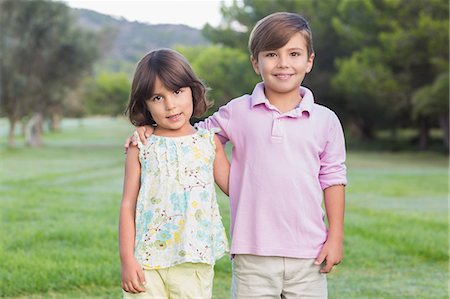 Loving brother and sister in the park Photographie de stock - Premium Libres de Droits, Code: 6109-06684749
