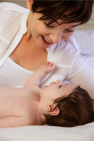 simsearch:6109-08390041,k - Mother looking at newborn son Stock Photo - Premium Royalty-Free, Code: 6109-08390010