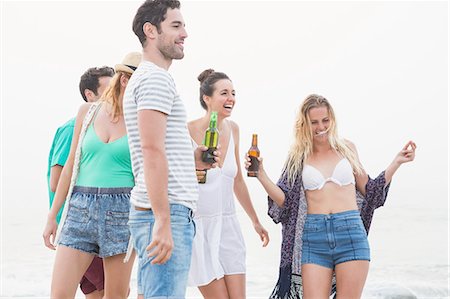 friends party - Group of friends having a party Stock Photo - Premium Royalty-Free, Code: 6109-08536872