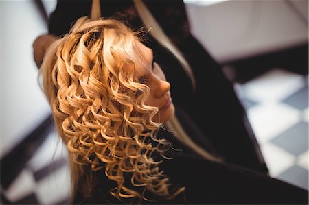 simsearch:693-06022101,k - Close-up of woman in hair salon Stock Photo - Premium Royalty-Free, Code: 6109-08928413