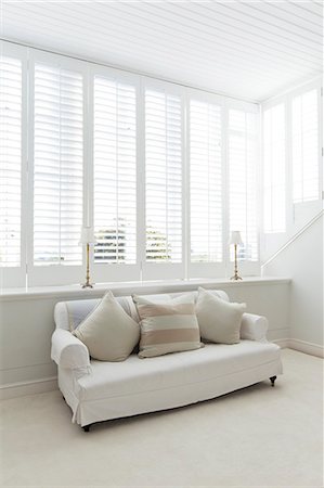 Sofa in white living room Stockbilder - Premium RF Lizenzfrei, Bildnummer: 6113-06898659