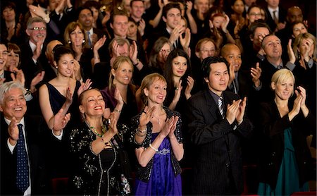 simsearch:6113-07542938,k - Clapping theater audience Photographie de stock - Premium Libres de Droits, Code: 6113-07159356