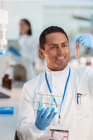 simsearch:6113-07589192,k - Scientist examining sample in test tube in laboratory Stock Photo - Premium Royalty-Free, Code: 6113-07808522