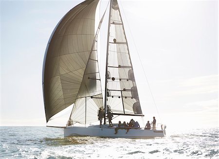 families wealthy - Sailboat on sunny ocean Photographie de stock - Premium Libres de Droits, Code: 6113-08698114