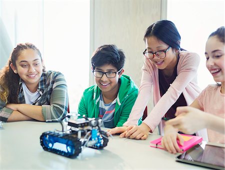 simsearch:649-07280058,k - Students programming and testing robotics in classroom Stock Photo - Premium Royalty-Free, Code: 6113-09027299