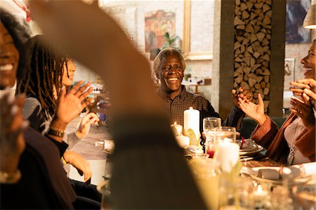 energy consumption - Happy multi-generation family enjoying Christmas dinner Photographie de stock - Premium Libres de Droits, Code: 6113-09144690
