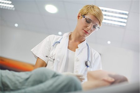 Patient In Consultation Photographie de stock - Premium Libres de Droits, Code: 6115-06733239