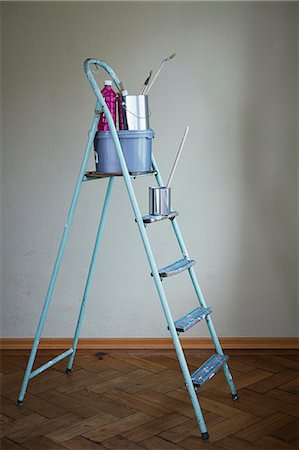 painting (non-artistic activity) - Home improvement, equipment on a ladder, Munich, Bavaria, Germany Stock Photo - Premium Royalty-Free, Code: 6115-07282812
