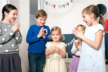 Children on birthday party having fun, Munich, Bavaria, Germany Stock Photo - Premium Royalty-Free, Code: 6115-08066240