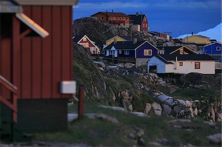 simsearch:6126-08643376,k - Village on water's edge, Arctic Ocean, Greenland Foto de stock - Sin royalties Premium, Código: 6115-08101254