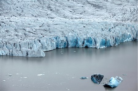 Vatnajökull glacier with coastline, Landmannalaugar, Iceland Stock Photo - Premium Royalty-Free, Code: 6115-08101289