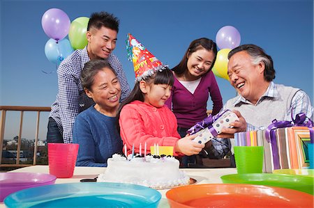 simsearch:6116-07235720,k - Birthday party, multi-generation family Stock Photo - Premium Royalty-Free, Code: 6116-07086098