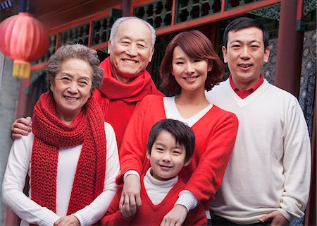 simsearch:6116-07235720,k - Multi-generation Family in Traditional Chinese Courtyard Stock Photo - Premium Royalty-Free, Code: 6116-07235552