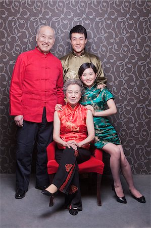 simsearch:6116-07235720,k - Family Portrait In Chinese Traditional Clothing Stock Photo - Premium Royalty-Free, Code: 6116-07235539