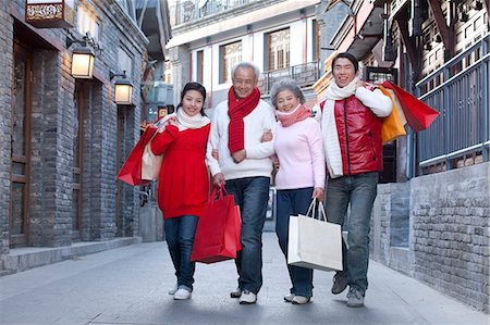 Family go shopping Stock Photo - Premium Royalty-Free, Code: 6116-08311938