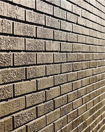 simsearch:6118-07353279,k - A brown brick wall in a city. Foto de stock - Sin royalties Premium, Código: 6118-07351301