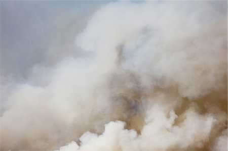 smoke (vapour) - A large forest fire near Ellensburg in Kittitas county, Washington state, USA. Stock Photo - Premium Royalty-Free, Code: 6118-07352524