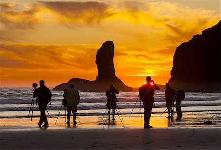 silhouette group people - Photographers at sunset at Second Beach, Olympic National Park, Washington, USA Stock Photo - Premium Royalty-Free, Code: 6118-07440519