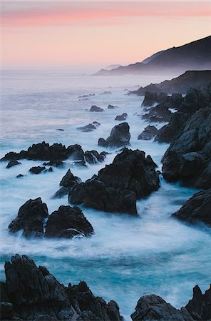 simsearch:6118-07353866,k - The Pacific Ocean coastline, with waves crashing against the shore. Stock Photo - Premium Royalty-Free, Code: 6118-08001546