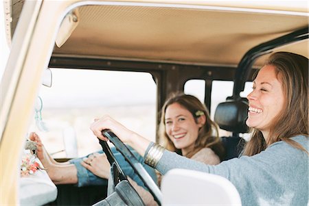 simsearch:6118-08140197,k - Two women on an outing in the desert, in a 4x4. Stock Photo - Premium Royalty-Free, Code: 6118-08140178